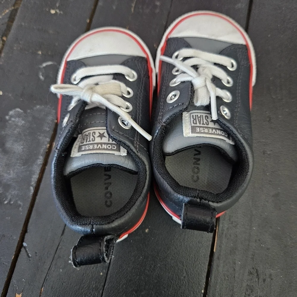 Converse Toddler 5 Black Leather Sneakers Shoes Lace Up  Bump Toe Baby Boy Girl